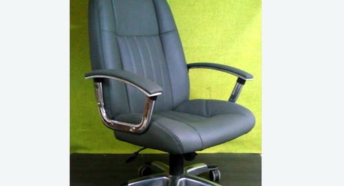 Перетяжка офисного кресла кожей. Новочебоксарск